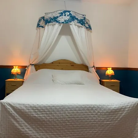 La Maison Aux Roses * Vaux (Vienne)