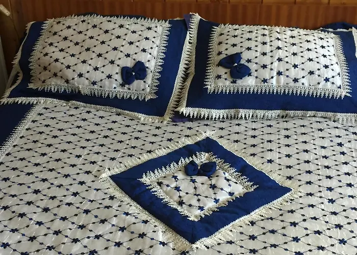 La Maison Aux Roses * Vaux